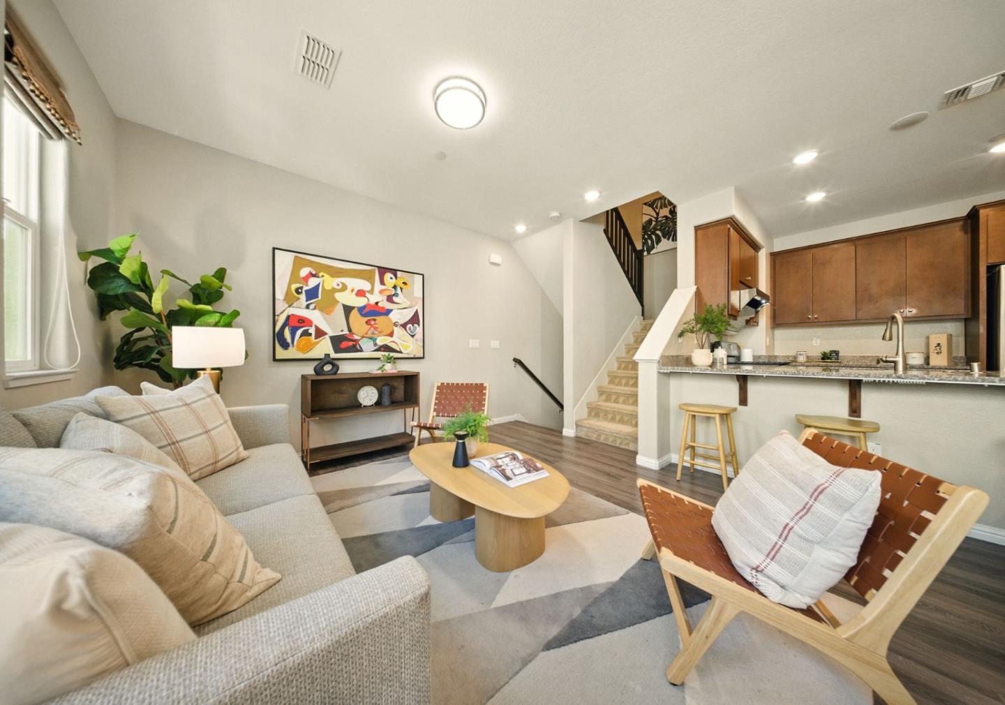 Detail Gallery Image 5 of 37 For 2086 Mahuron Cir, San Jose,  CA 95133 - 3 Beds | 3 Baths