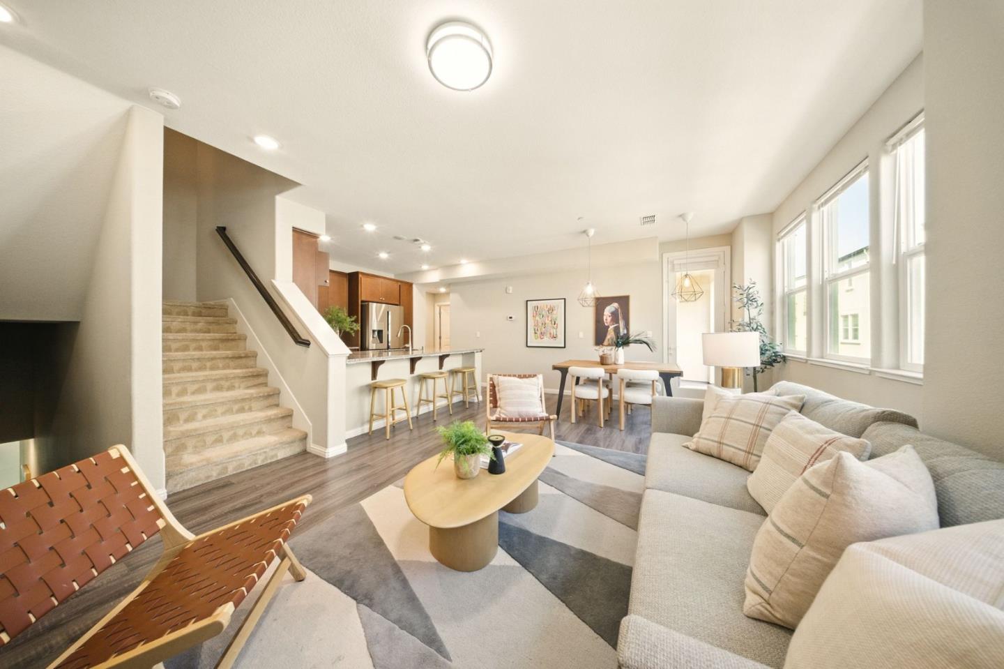 Detail Gallery Image 6 of 37 For 2086 Mahuron Cir, San Jose,  CA 95133 - 3 Beds | 3 Baths