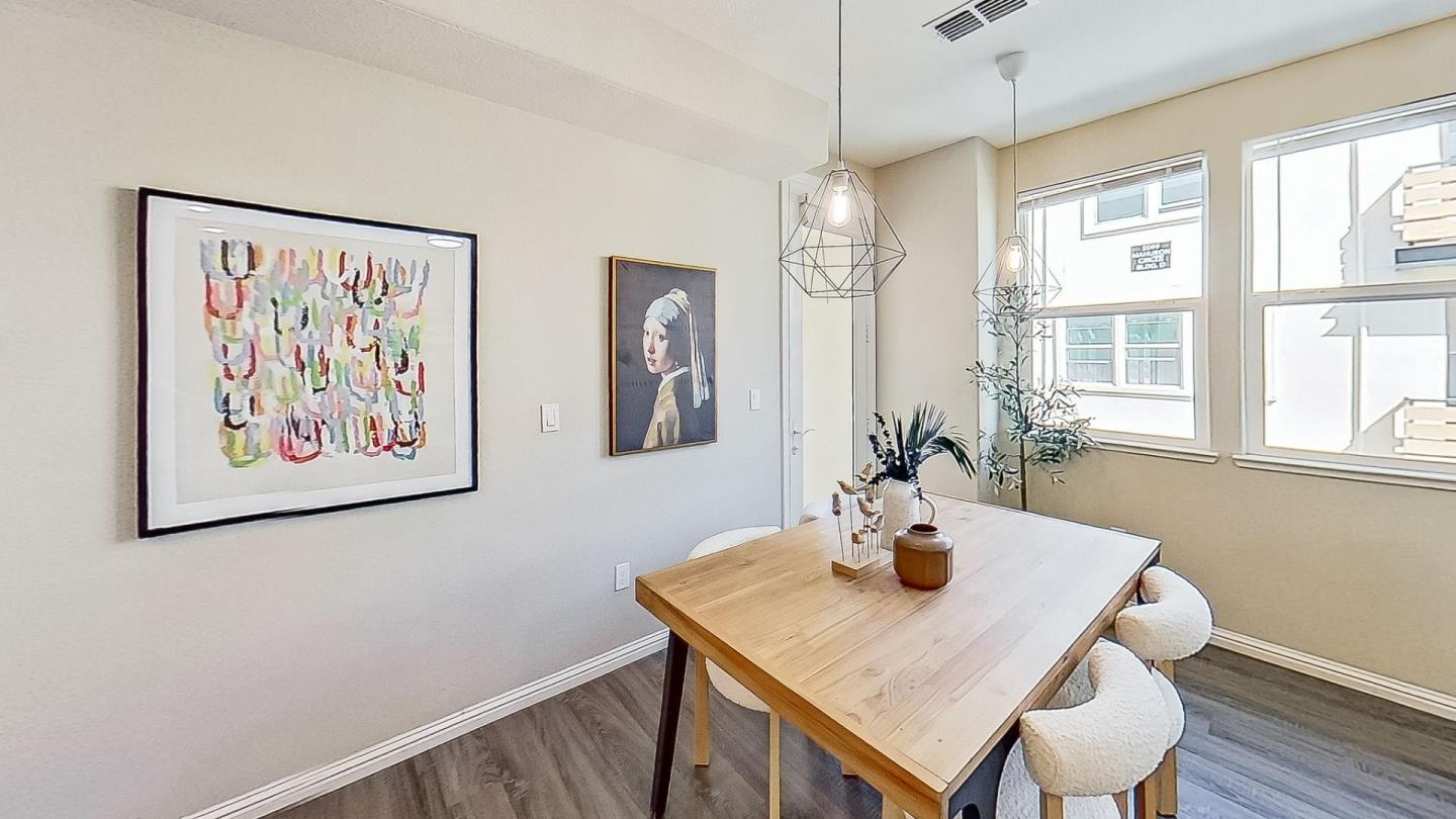 Detail Gallery Image 8 of 37 For 2086 Mahuron Cir, San Jose,  CA 95133 - 3 Beds | 3 Baths