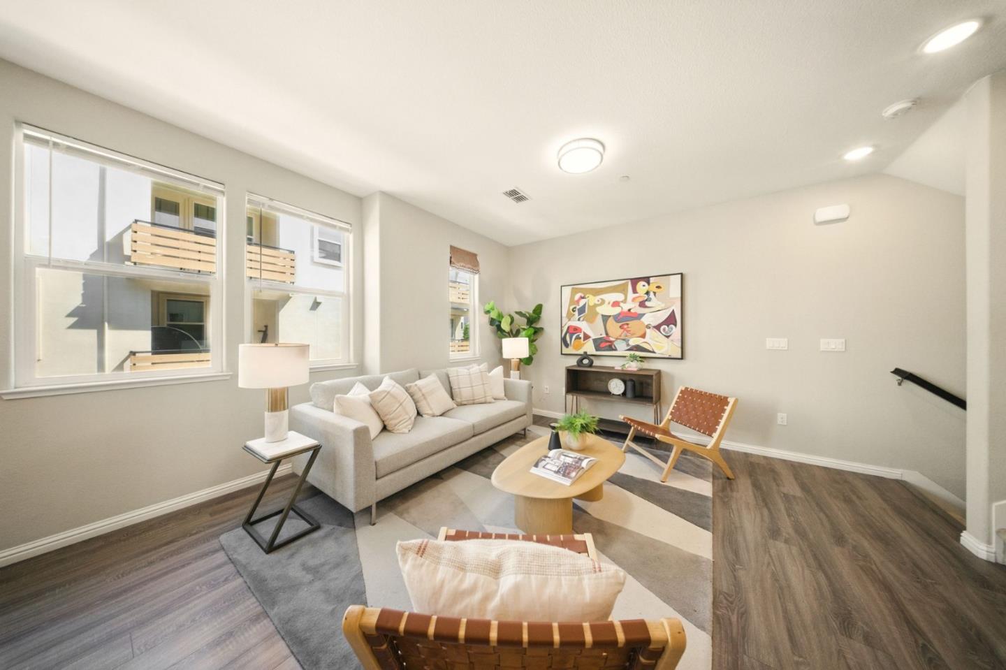 Detail Gallery Image 9 of 37 For 2086 Mahuron Cir, San Jose,  CA 95133 - 3 Beds | 3 Baths