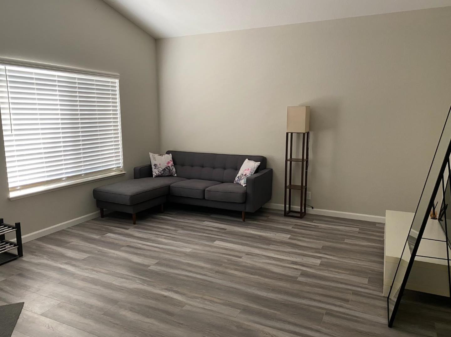 Detail Gallery Image 3 of 15 For 1143 Greene Ter, Davis,  CA 95618 - 2 Beds | 2 Baths