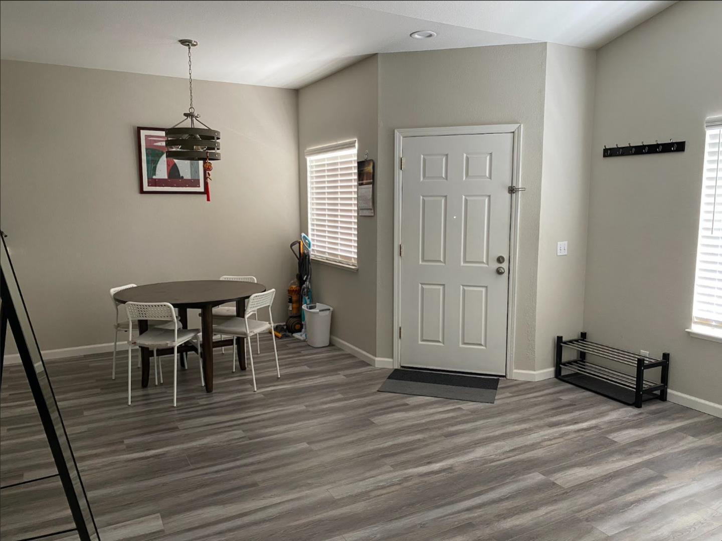 Detail Gallery Image 4 of 15 For 1143 Greene Ter, Davis,  CA 95618 - 2 Beds | 2 Baths