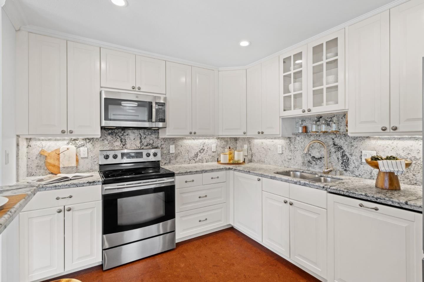Detail Gallery Image 2 of 39 For 1081 Beach Park Blvd #210,  Foster City,  CA 94404 - 2 Beds | 2 Baths