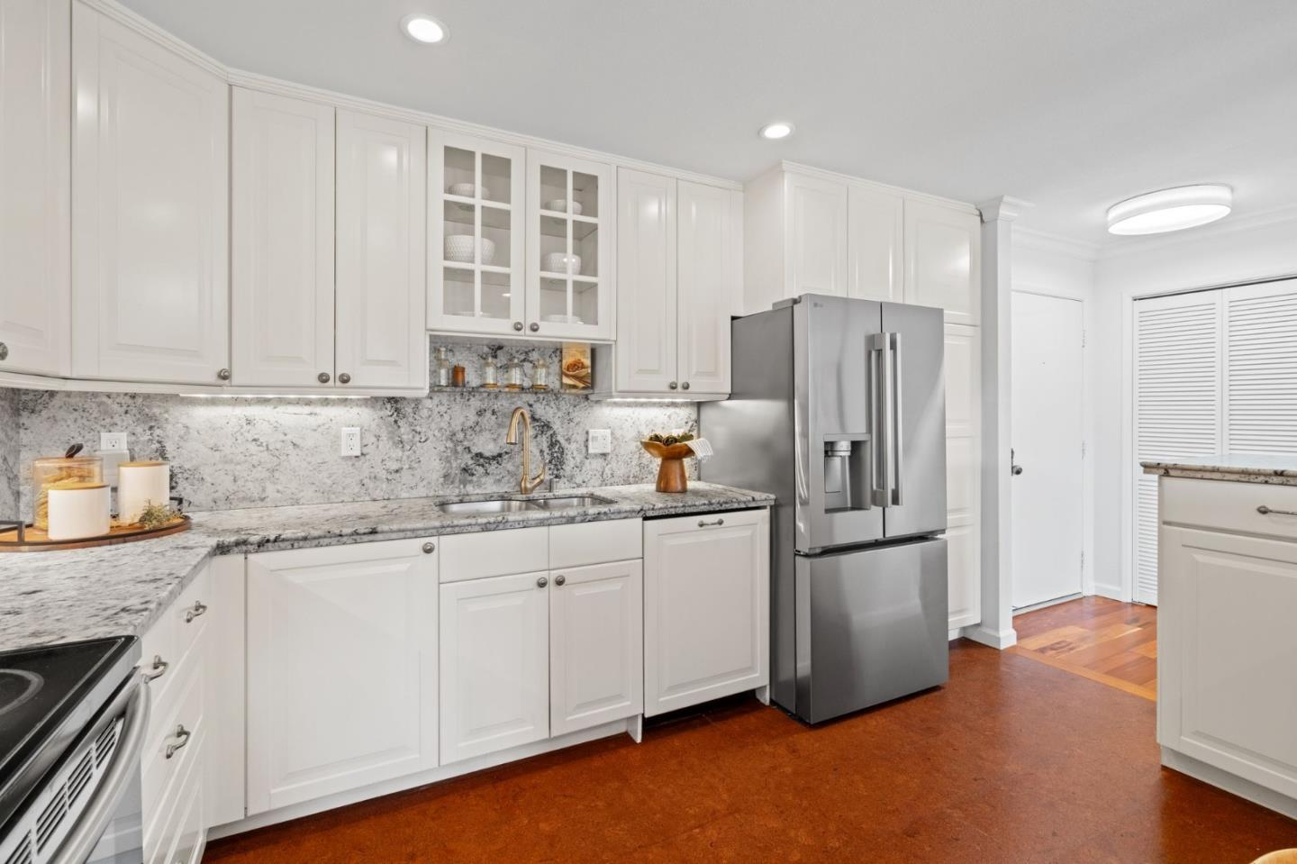 Detail Gallery Image 5 of 39 For 1081 Beach Park Blvd #210,  Foster City,  CA 94404 - 2 Beds | 2 Baths