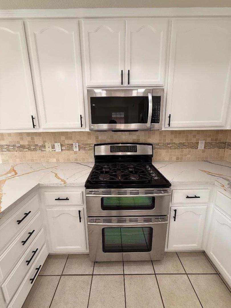 Detail Gallery Image 11 of 34 For 1980 Princeton Ct, Salinas,  CA 93906 - 4 Beds | 2/1 Baths
