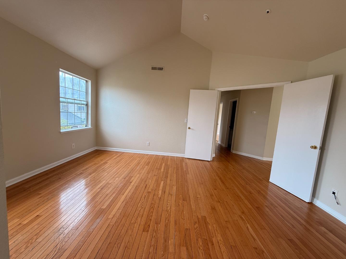 Detail Gallery Image 14 of 34 For 1980 Princeton Ct, Salinas,  CA 93906 - 4 Beds | 2/1 Baths