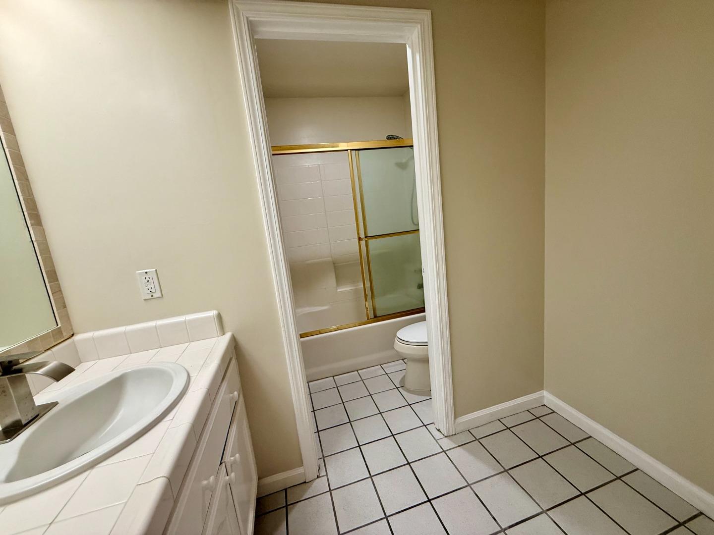 Detail Gallery Image 22 of 34 For 1980 Princeton Ct, Salinas,  CA 93906 - 4 Beds | 2/1 Baths