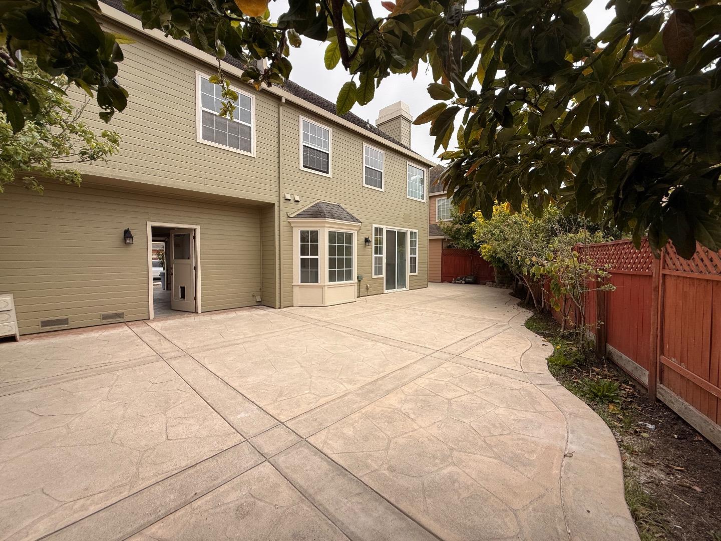 Detail Gallery Image 25 of 34 For 1980 Princeton Ct, Salinas,  CA 93906 - 4 Beds | 2/1 Baths