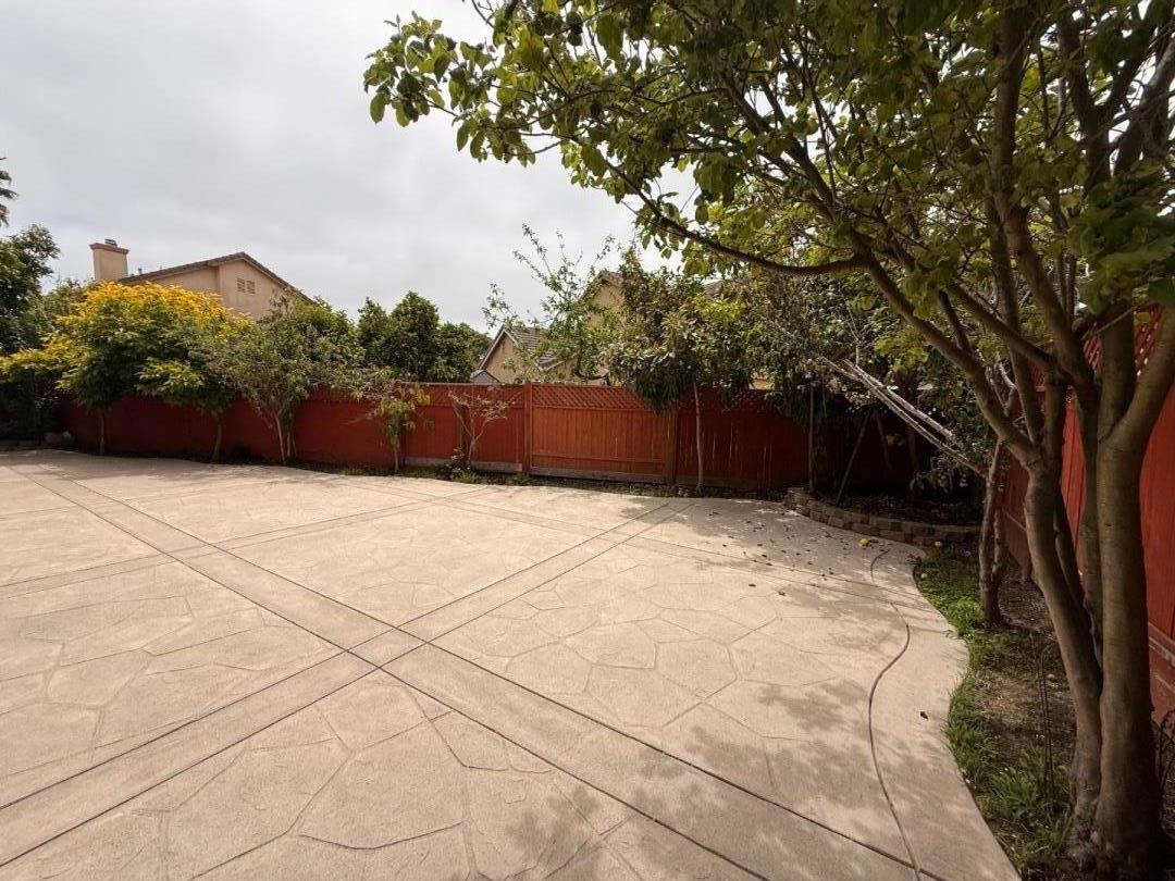 Detail Gallery Image 27 of 34 For 1980 Princeton Ct, Salinas,  CA 93906 - 4 Beds | 2/1 Baths