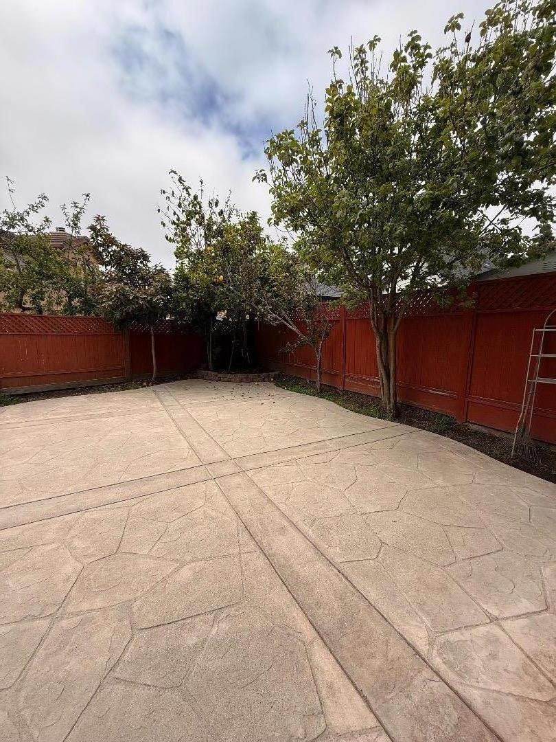 Detail Gallery Image 28 of 34 For 1980 Princeton Ct, Salinas,  CA 93906 - 4 Beds | 2/1 Baths