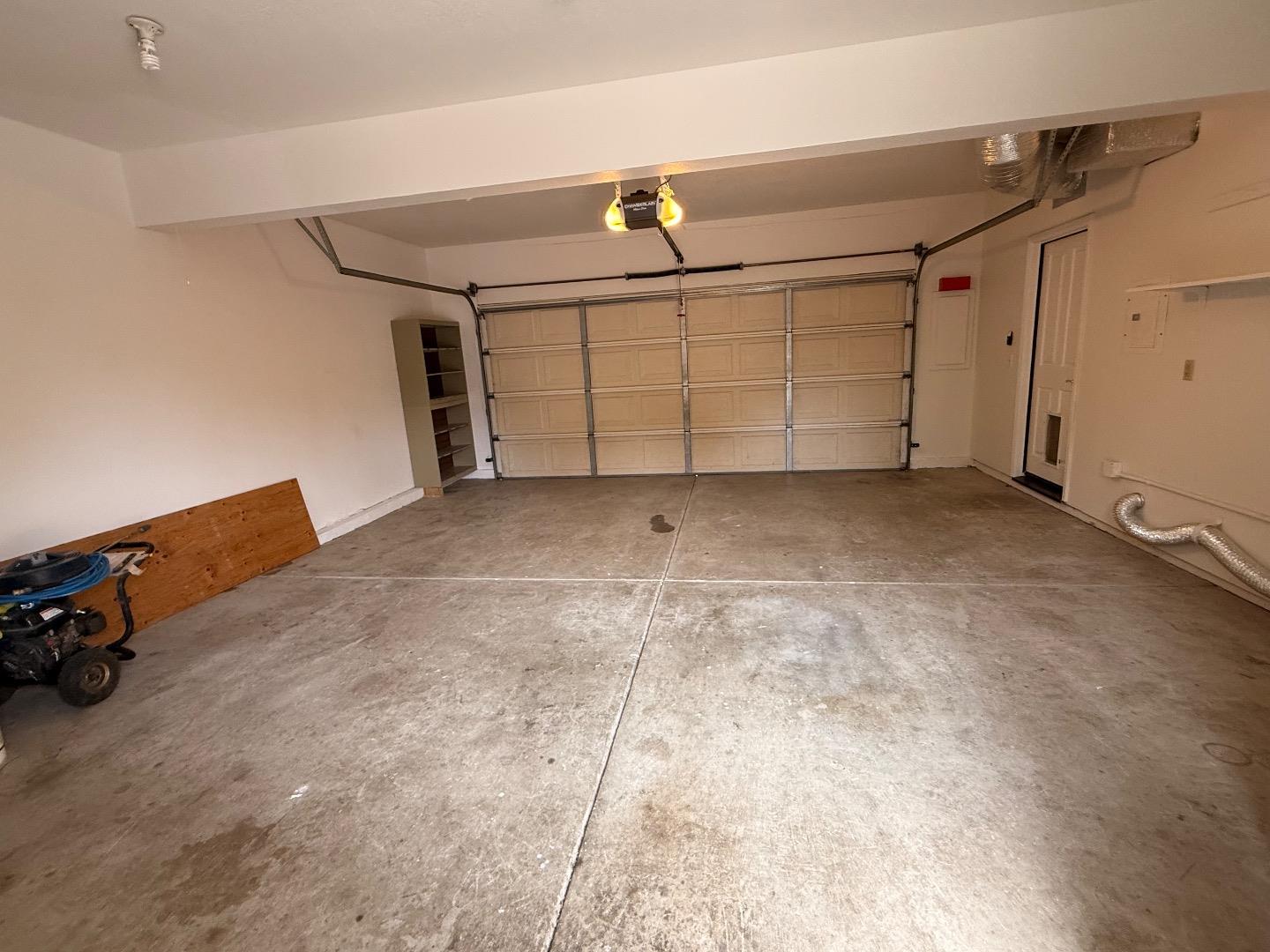 Detail Gallery Image 32 of 34 For 1980 Princeton Ct, Salinas,  CA 93906 - 4 Beds | 2/1 Baths