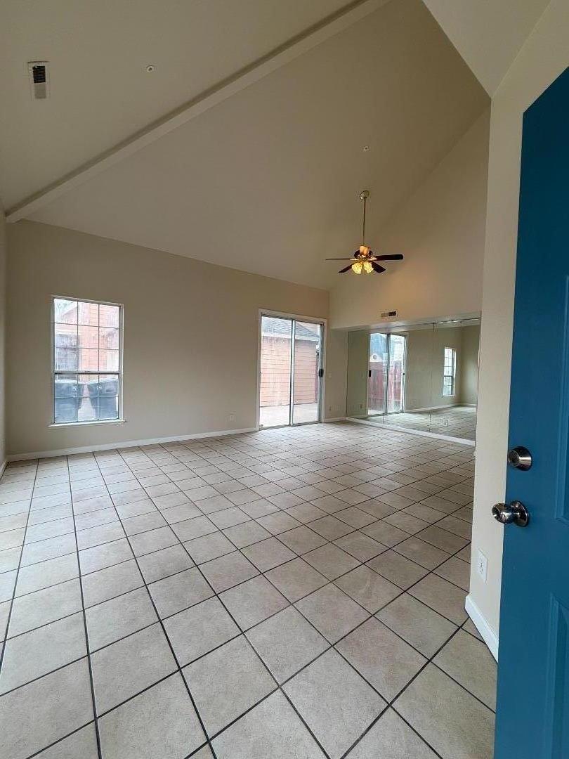 Detail Gallery Image 7 of 34 For 1980 Princeton Ct, Salinas,  CA 93906 - 4 Beds | 2/1 Baths