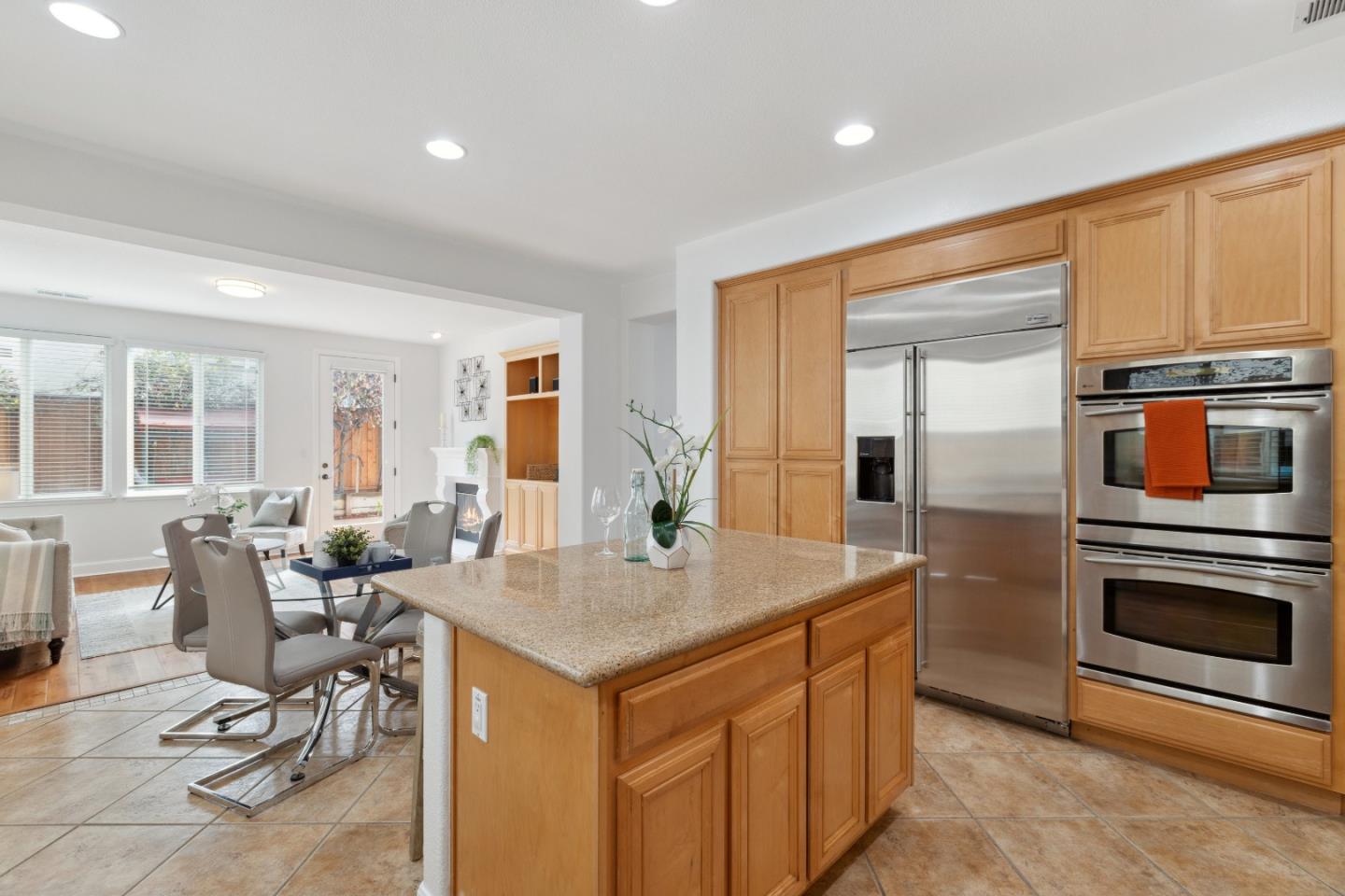 Detail Gallery Image 16 of 41 For 5621 Maymont Ln, Dublin,  CA 94568 - 4 Beds | 2/1 Baths