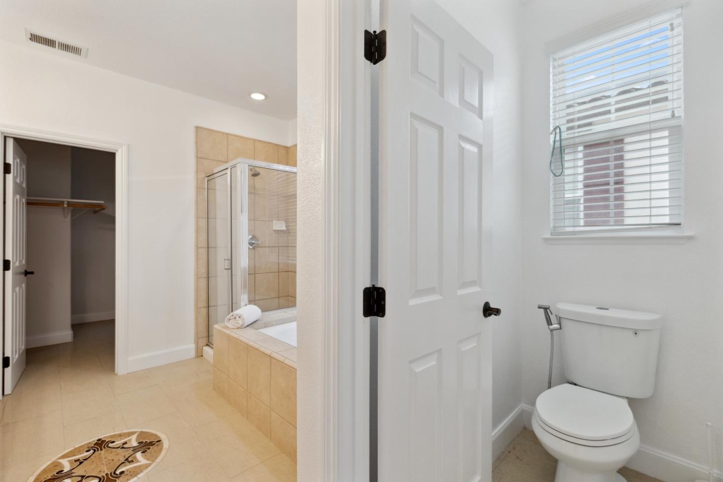 Detail Gallery Image 24 of 41 For 5621 Maymont Ln, Dublin,  CA 94568 - 4 Beds | 2/1 Baths