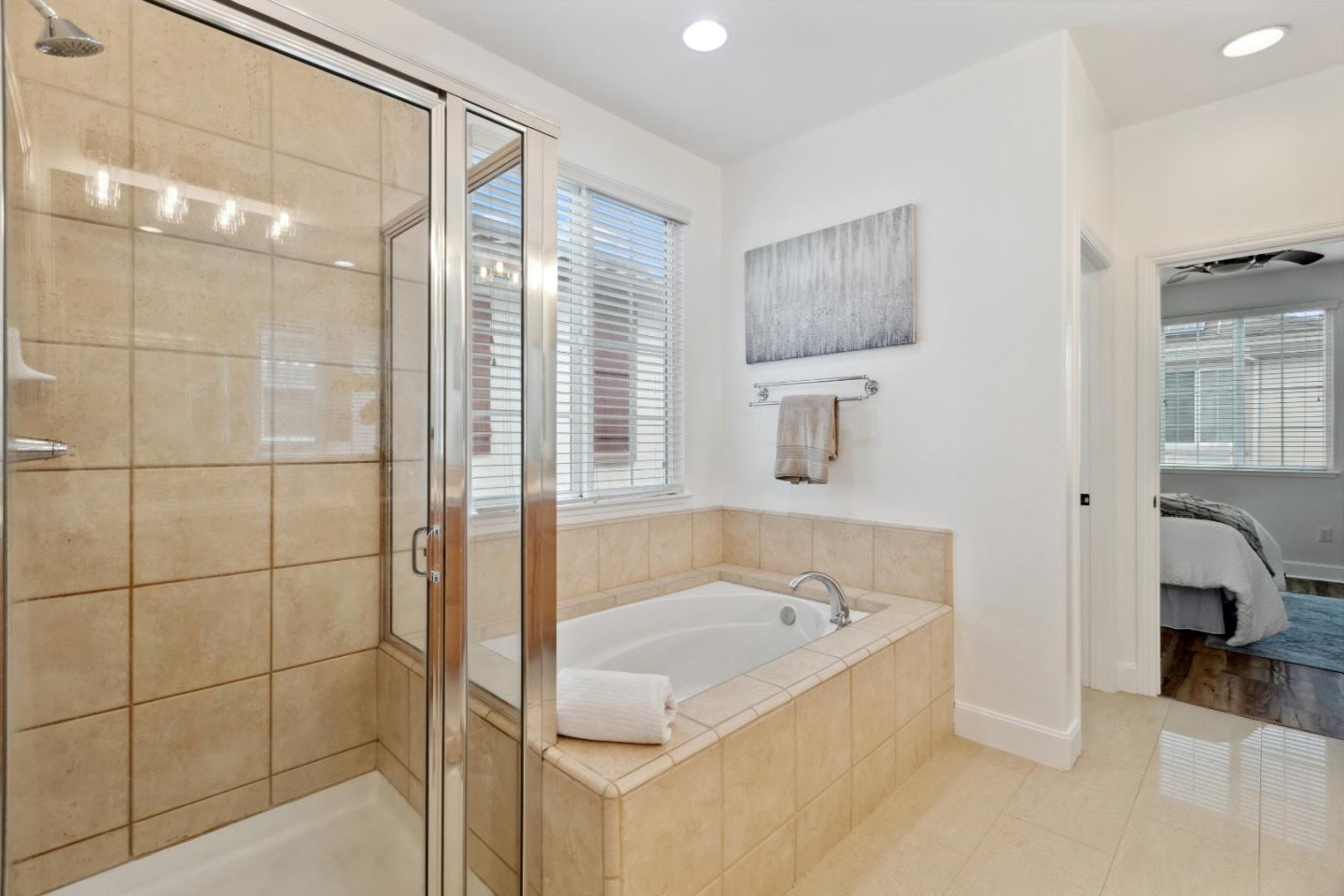 Detail Gallery Image 25 of 41 For 5621 Maymont Ln, Dublin,  CA 94568 - 4 Beds | 2/1 Baths