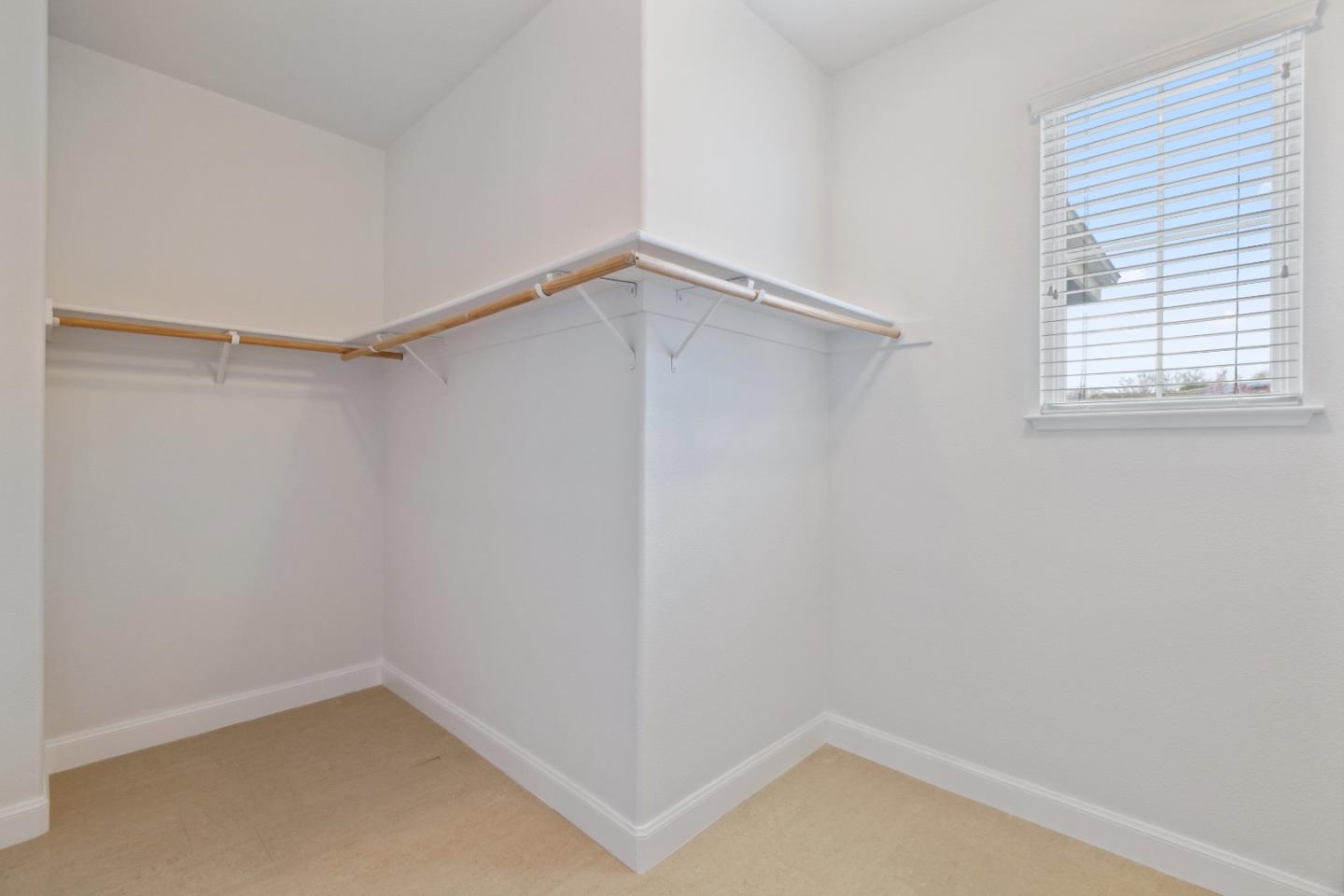Detail Gallery Image 28 of 41 For 5621 Maymont Ln, Dublin,  CA 94568 - 4 Beds | 2/1 Baths