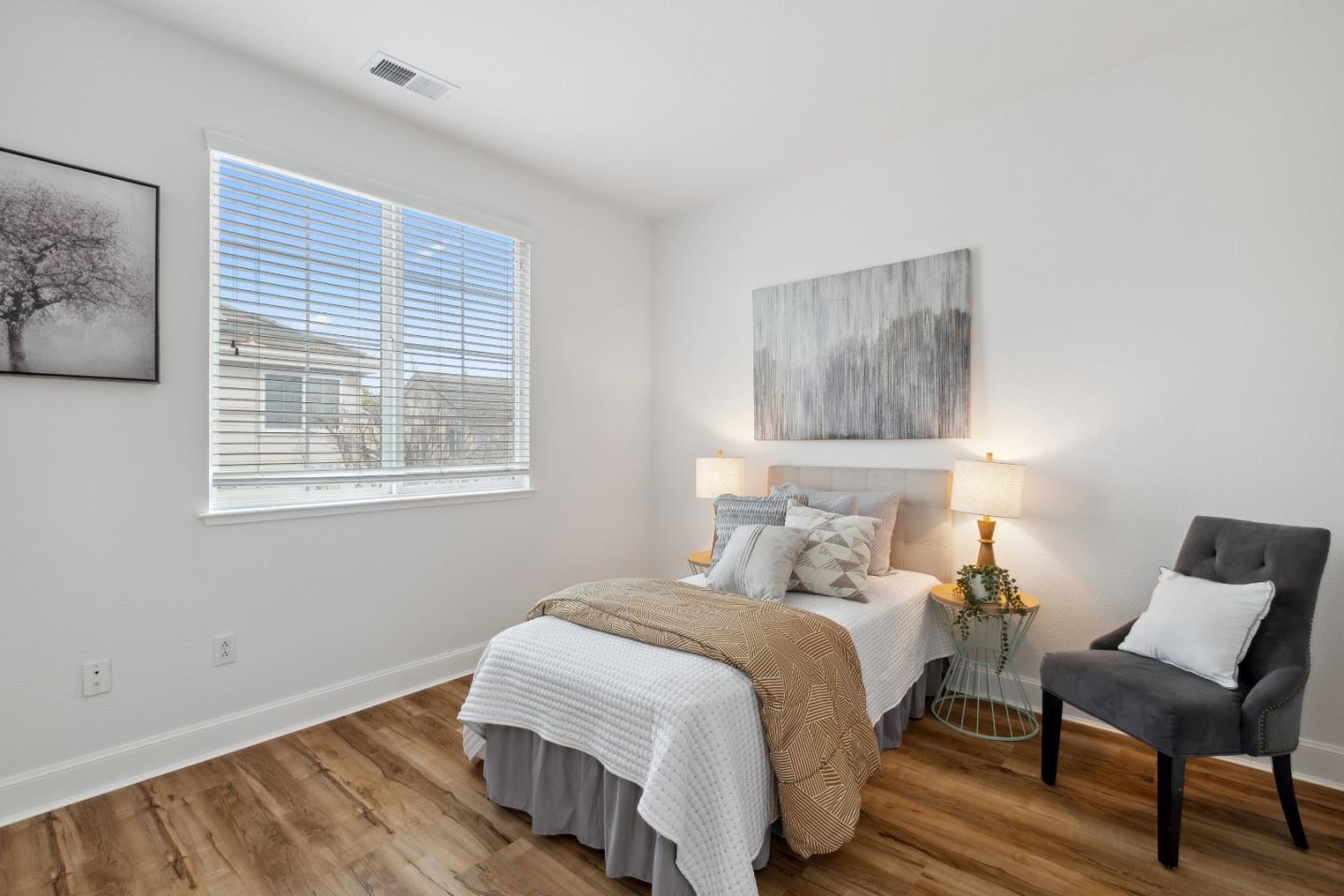 Detail Gallery Image 29 of 41 For 5621 Maymont Ln, Dublin,  CA 94568 - 4 Beds | 2/1 Baths