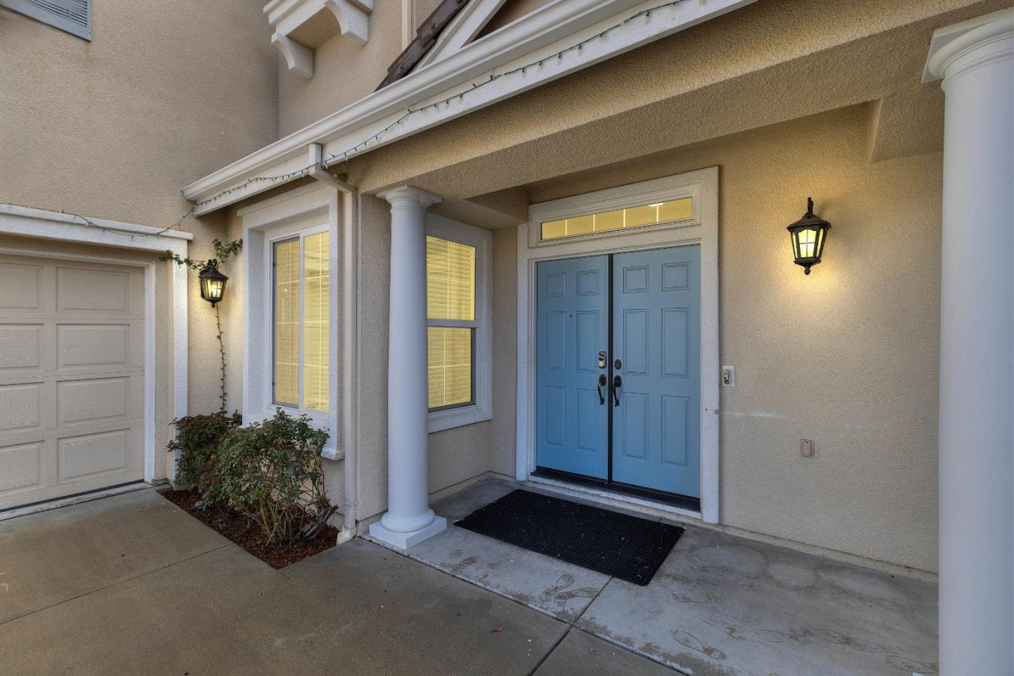 Detail Gallery Image 3 of 41 For 5621 Maymont Ln, Dublin,  CA 94568 - 4 Beds | 2/1 Baths