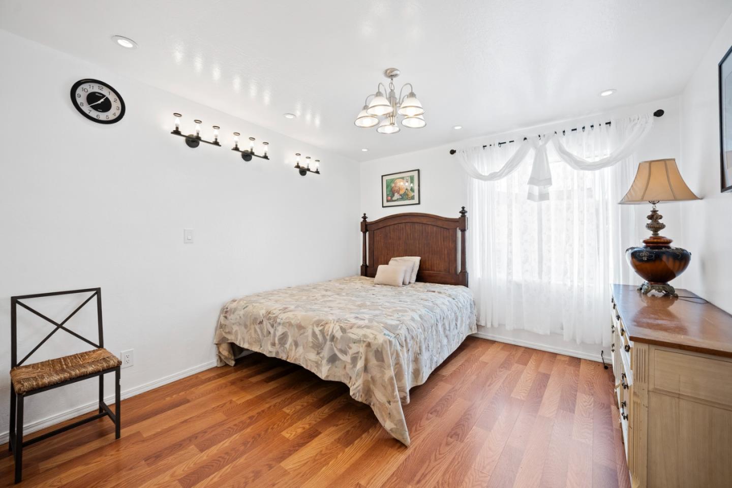 Detail Gallery Image 11 of 53 For 441 W Macarthur Blvd, Oakland,  CA 94609 - – Beds | – Baths