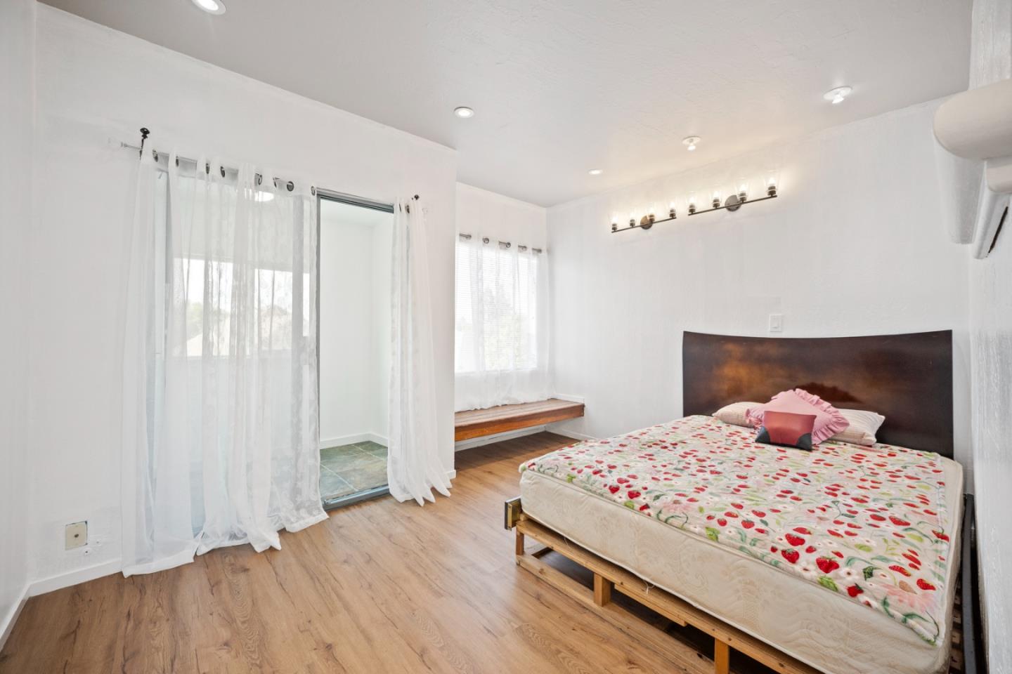 Detail Gallery Image 14 of 53 For 441 W Macarthur Blvd, Oakland,  CA 94609 - – Beds | – Baths