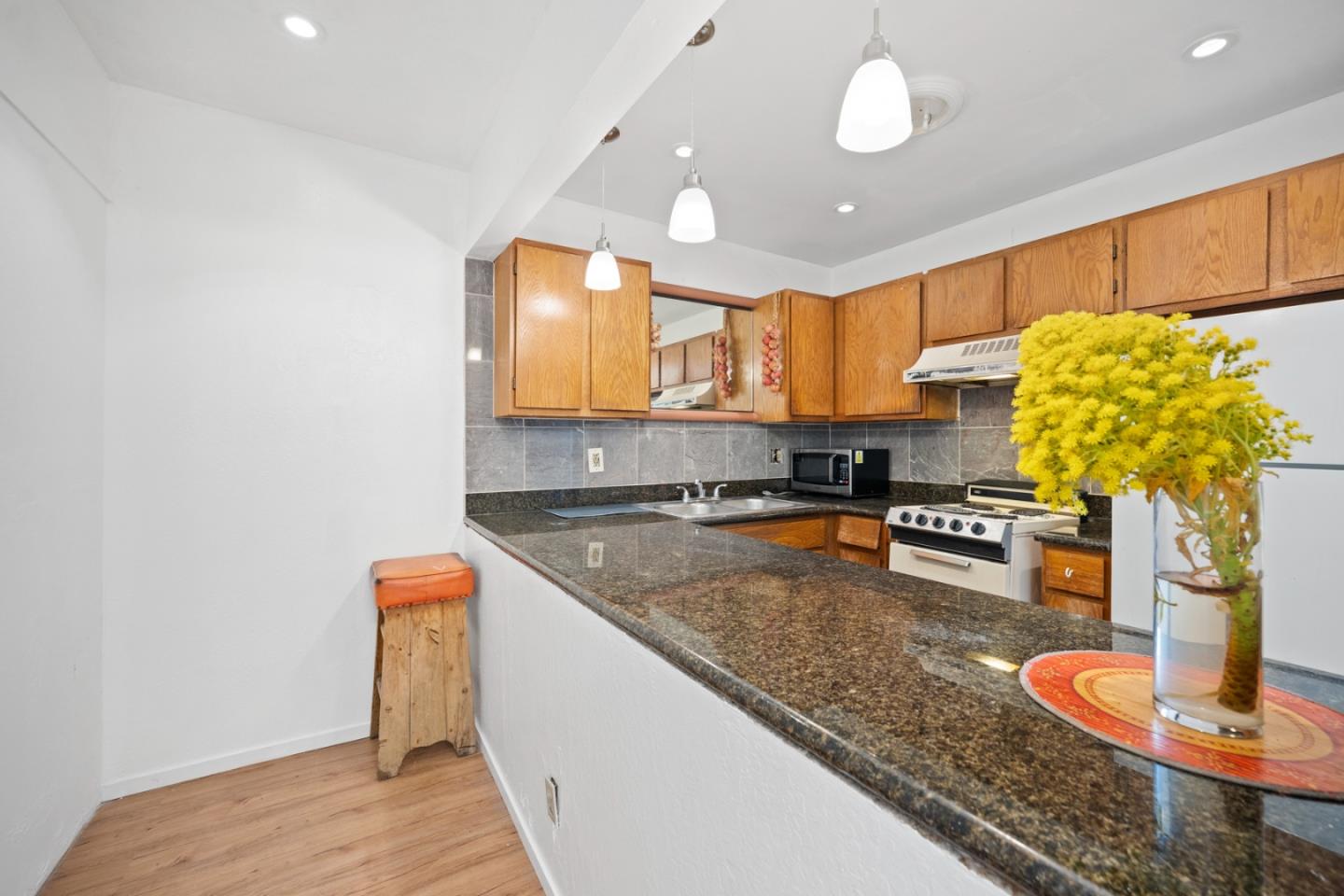 Detail Gallery Image 17 of 53 For 441 W Macarthur Blvd, Oakland,  CA 94609 - – Beds | – Baths