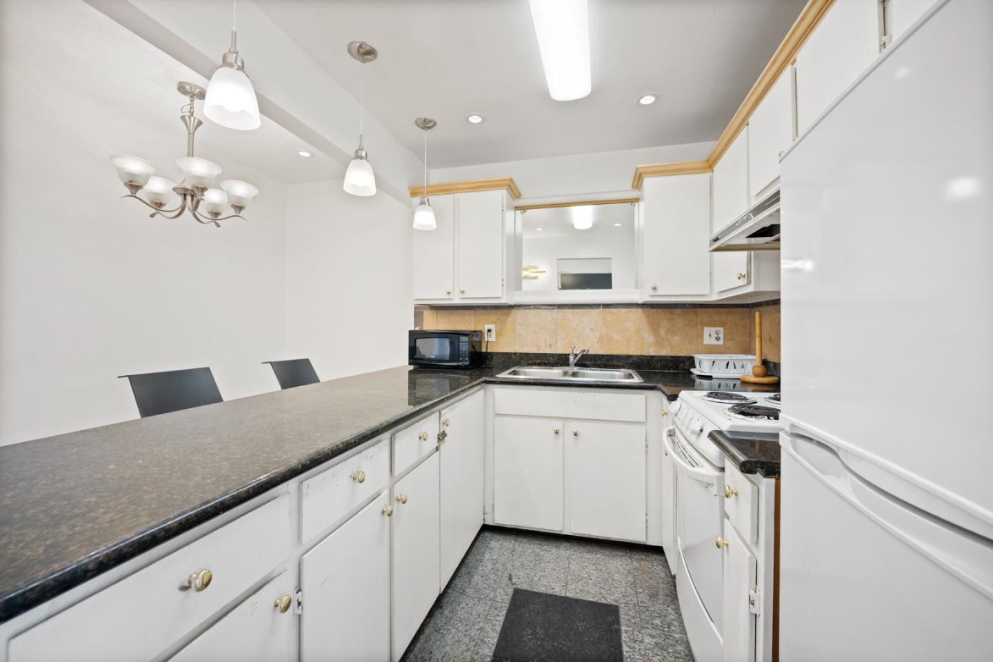 Detail Gallery Image 9 of 53 For 441 W Macarthur Blvd, Oakland,  CA 94609 - – Beds | – Baths