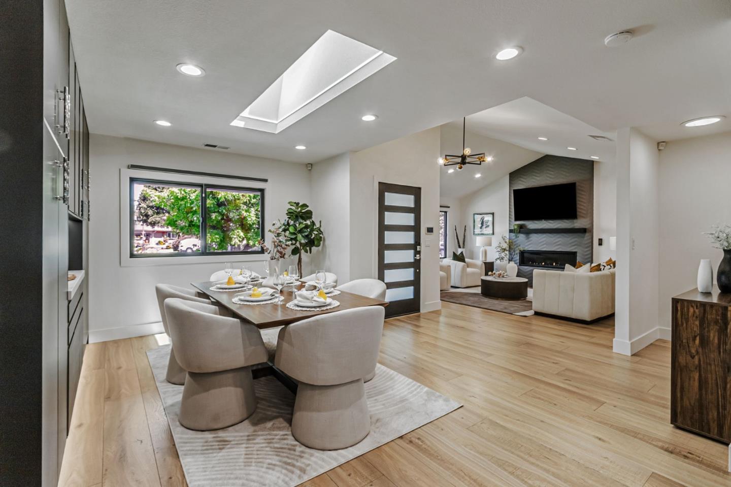 Detail Gallery Image 13 of 93 For 1588 Calle De Stuarda, San Jose,  CA 95118 - 4 Beds | 3 Baths