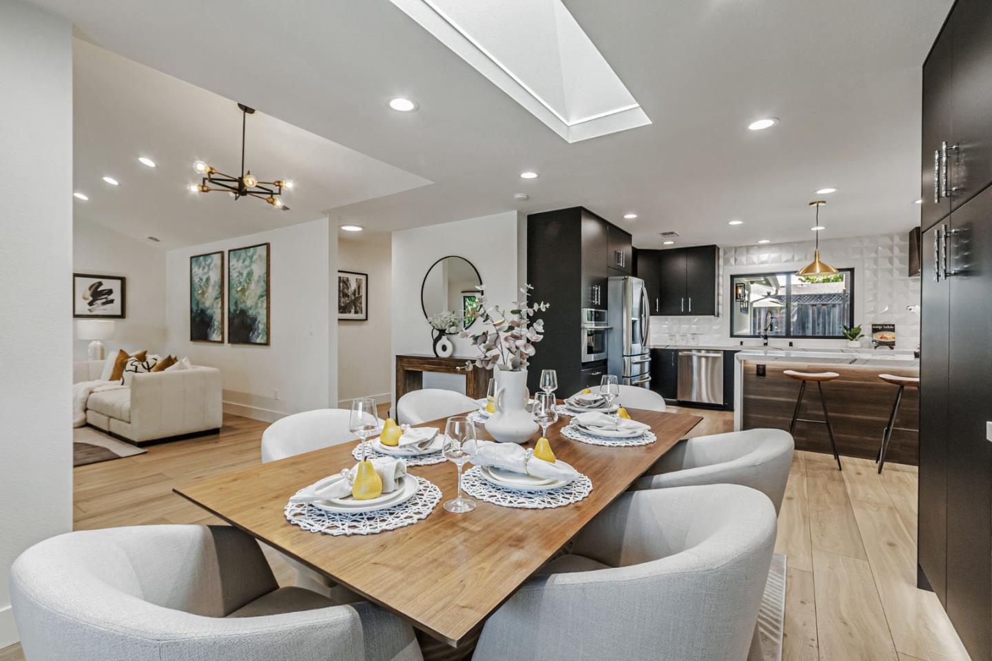 Detail Gallery Image 22 of 93 For 1588 Calle De Stuarda, San Jose,  CA 95118 - 4 Beds | 3 Baths