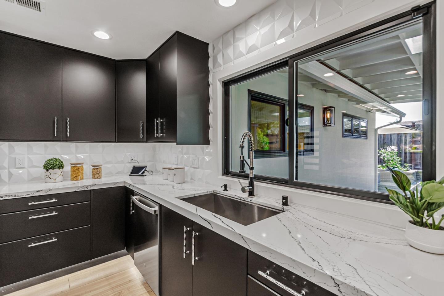 Detail Gallery Image 35 of 93 For 1588 Calle De Stuarda, San Jose,  CA 95118 - 4 Beds | 3 Baths