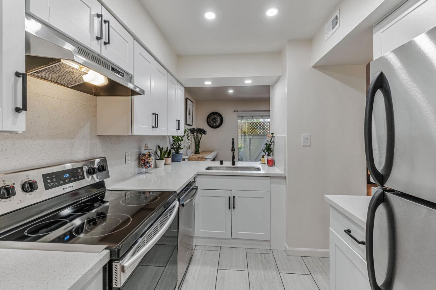 Detail Gallery Image 4 of 36 For 1925 46th Ave #143,  Capitola,  CA 95010 - 2 Beds | 1/1 Baths