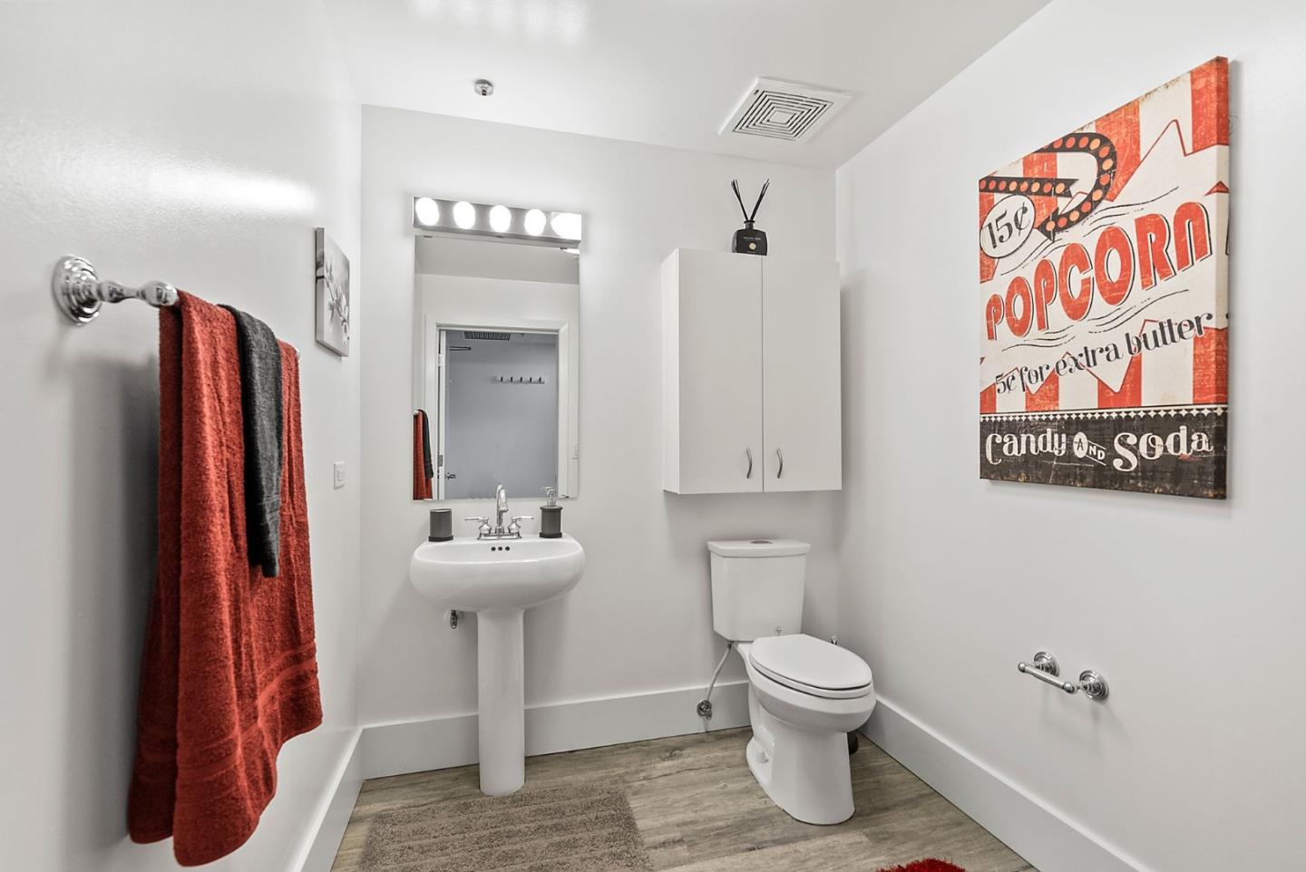 Detail Gallery Image 13 of 15 For 334 Santana Row #325,  San Jose,  CA 95128 - 2 Beds | 1/1 Baths