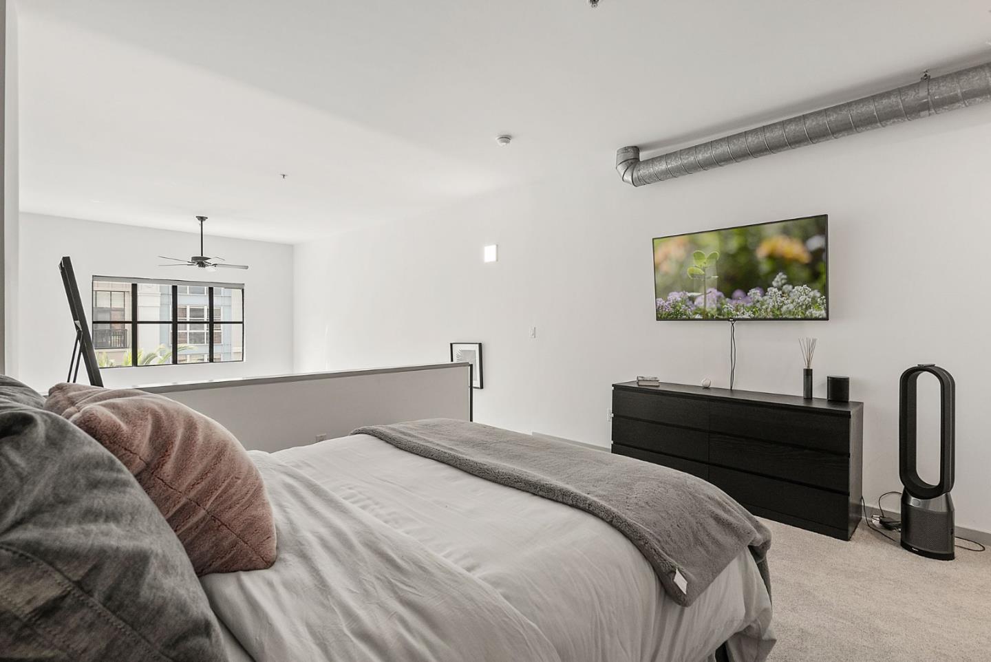 Detail Gallery Image 8 of 15 For 334 Santana Row #325,  San Jose,  CA 95128 - 2 Beds | 1/1 Baths