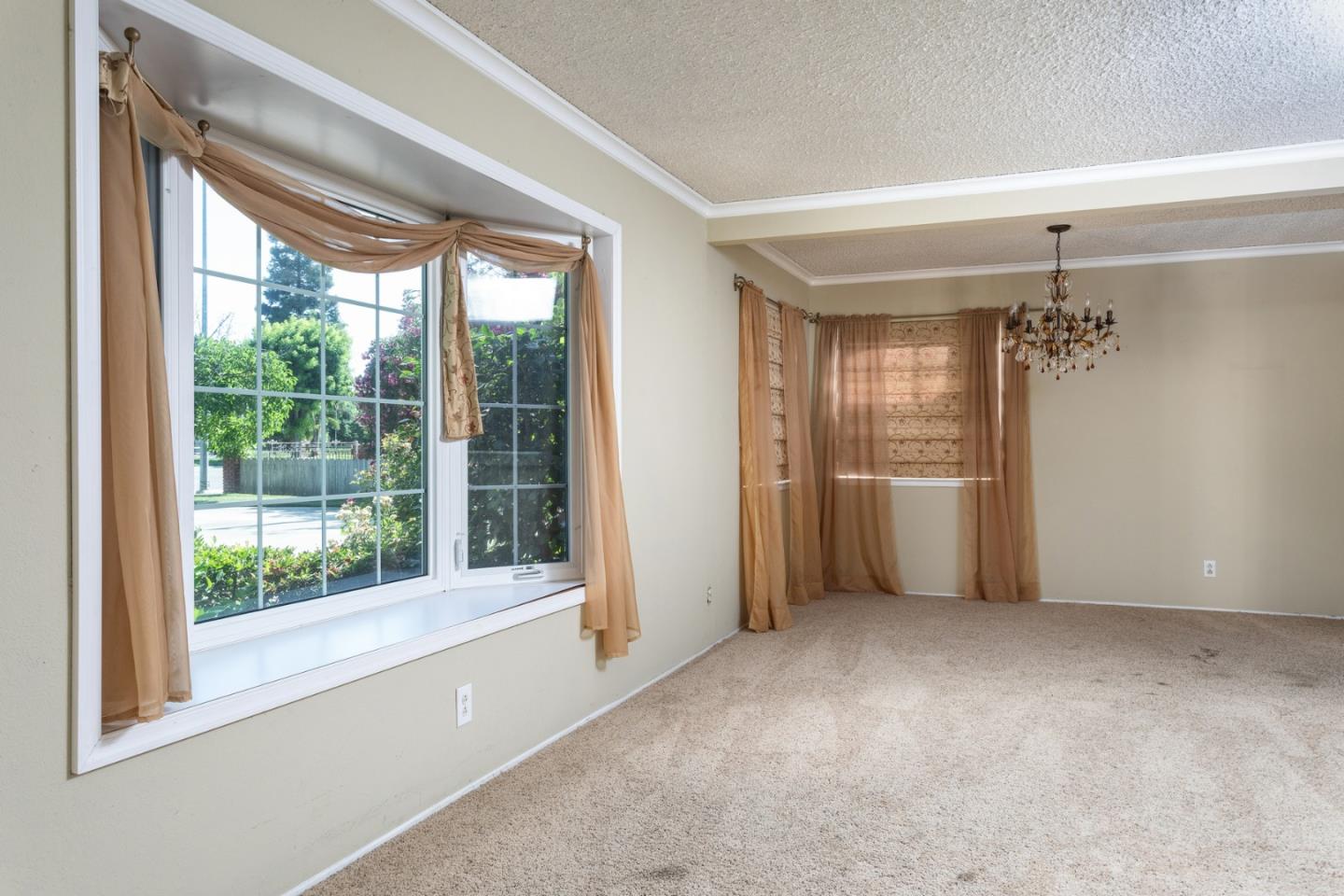 Detail Gallery Image 10 of 77 For 450 W Alluvial Ave, Clovis,  CA 93611 - 4 Beds | 2 Baths