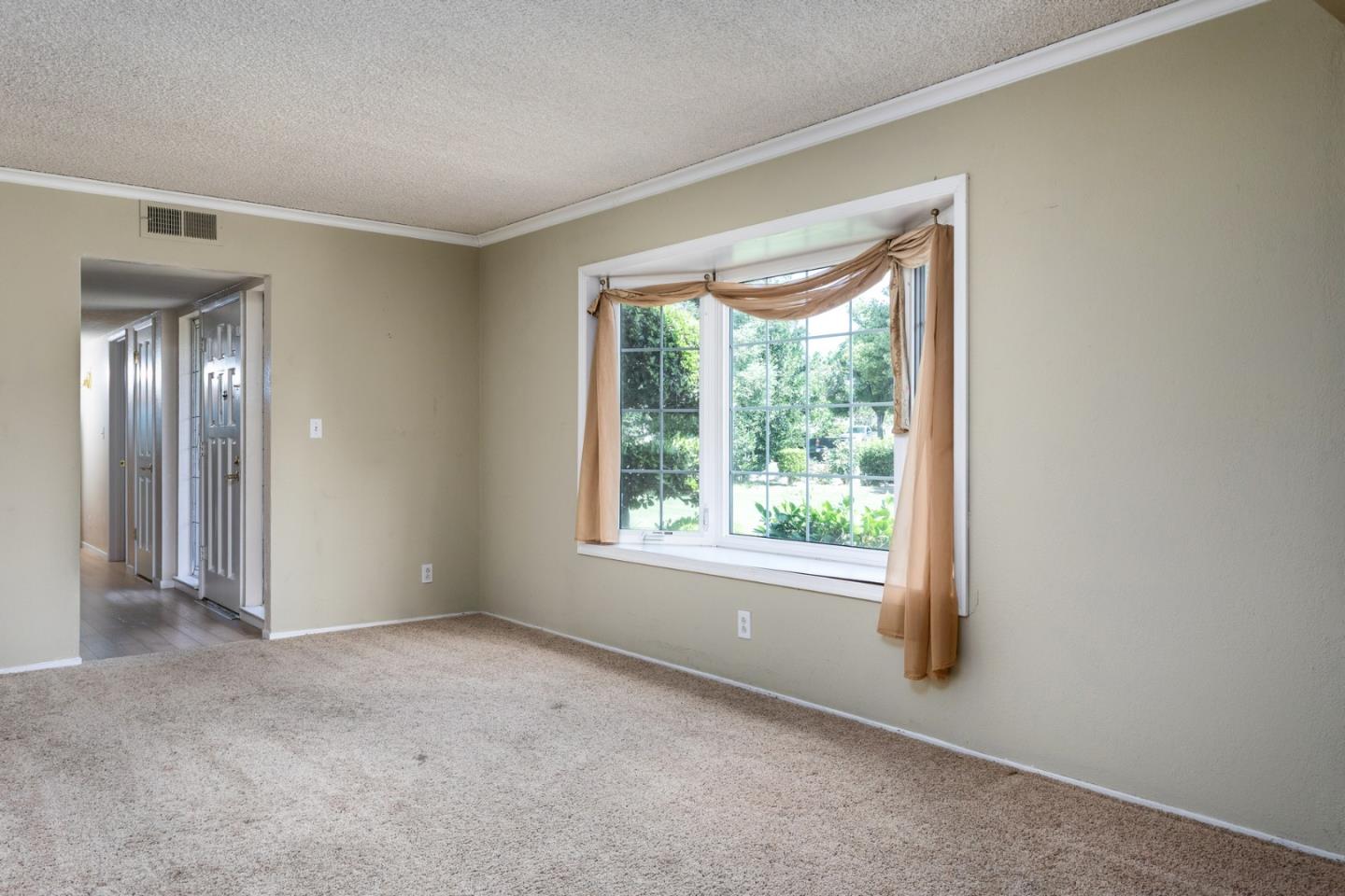 Detail Gallery Image 13 of 77 For 450 W Alluvial Ave, Clovis,  CA 93611 - 4 Beds | 2 Baths