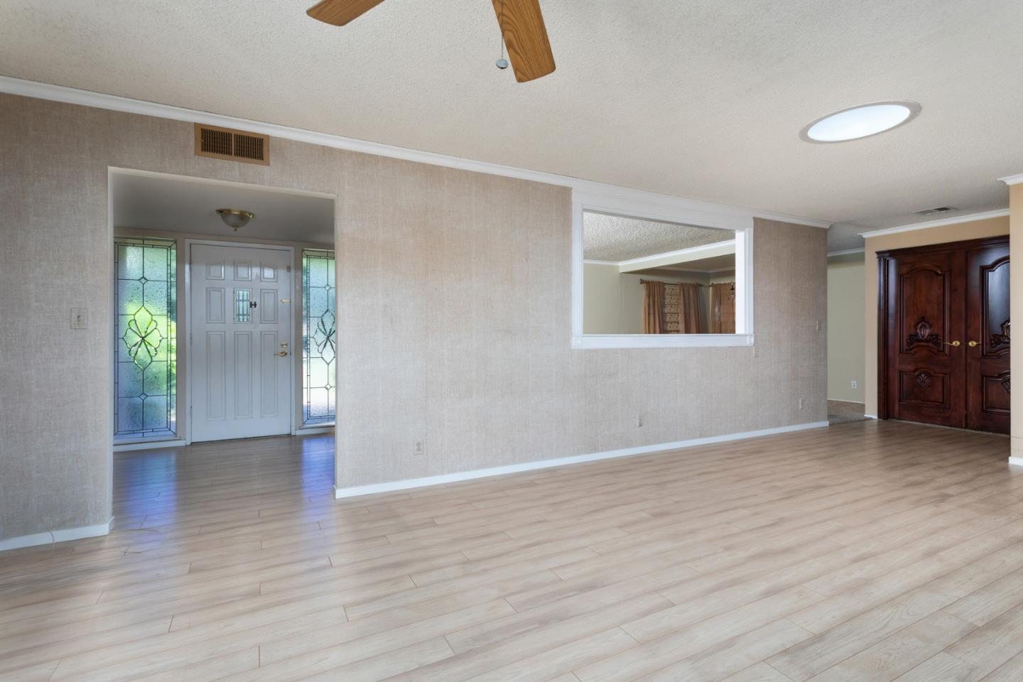 Detail Gallery Image 16 of 77 For 450 W Alluvial Ave, Clovis,  CA 93611 - 4 Beds | 2 Baths
