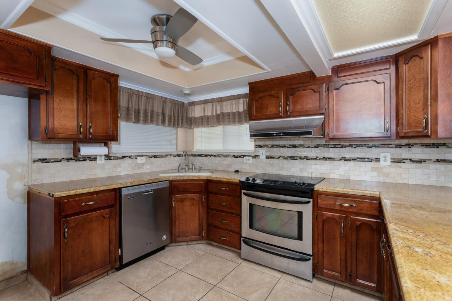 Detail Gallery Image 20 of 77 For 450 W Alluvial Ave, Clovis,  CA 93611 - 4 Beds | 2 Baths