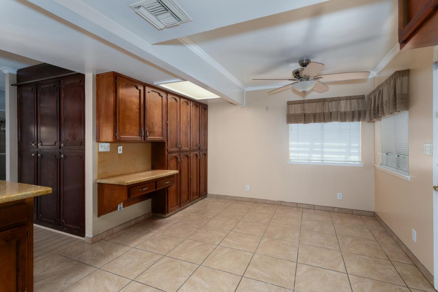 Detail Gallery Image 23 of 77 For 450 W Alluvial Ave, Clovis,  CA 93611 - 4 Beds | 2 Baths