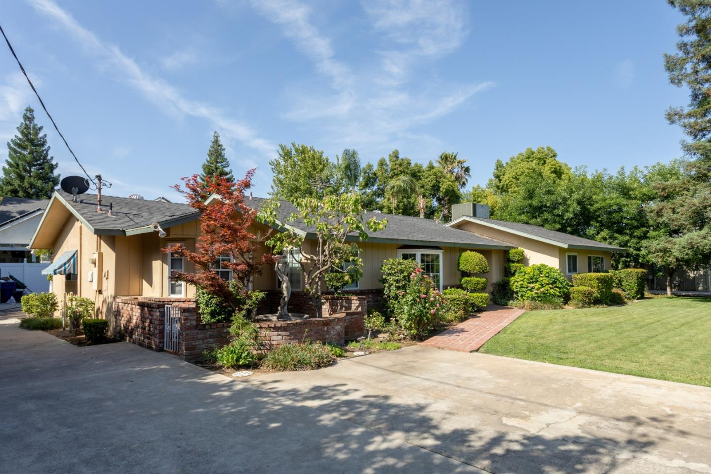 Detail Gallery Image 3 of 77 For 450 W Alluvial Ave, Clovis,  CA 93611 - 4 Beds | 2 Baths