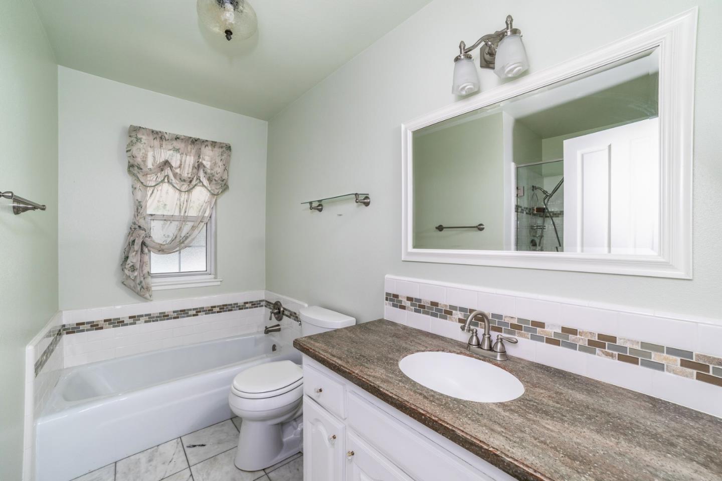 Detail Gallery Image 35 of 77 For 450 W Alluvial Ave, Clovis,  CA 93611 - 4 Beds | 2 Baths
