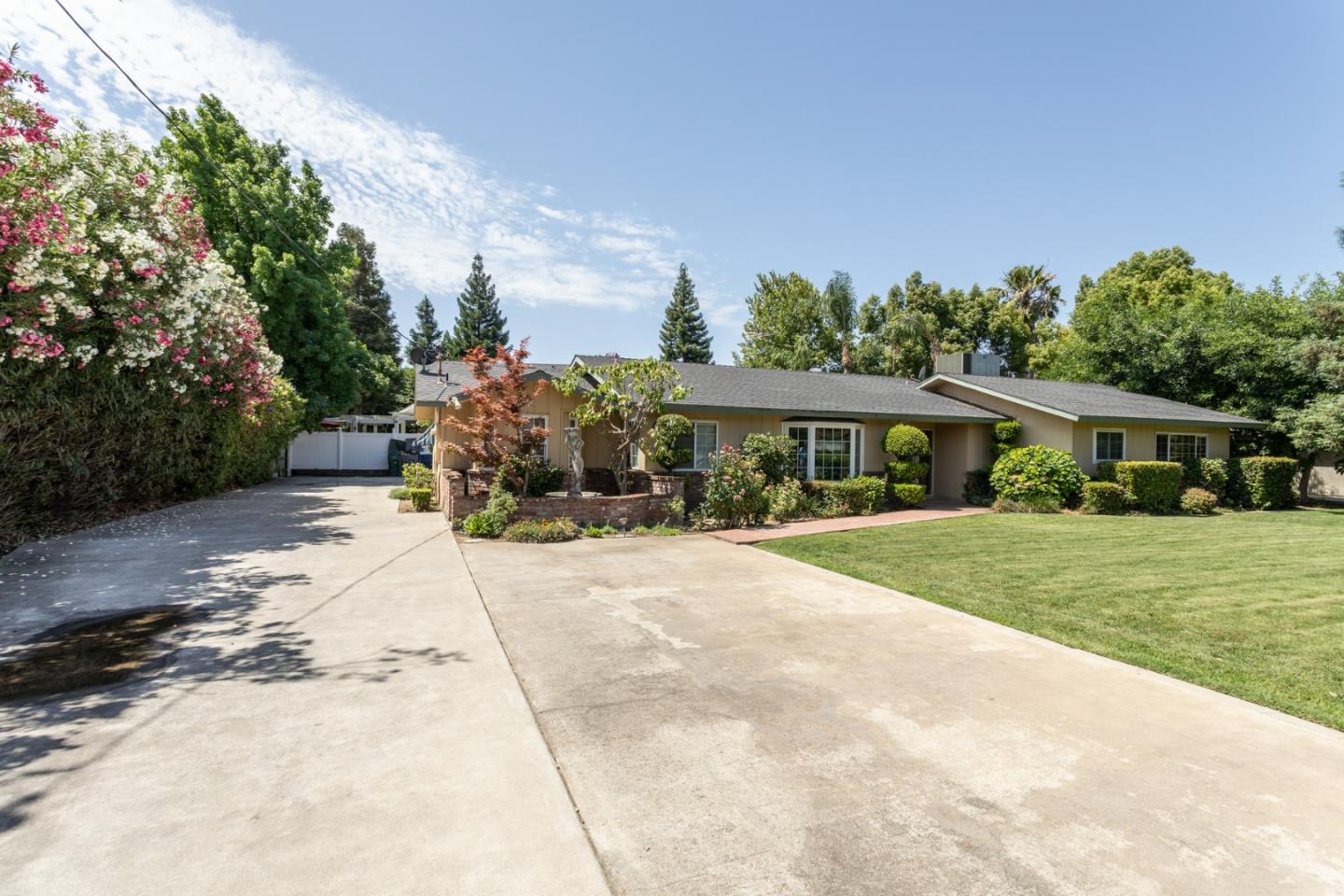 Detail Gallery Image 39 of 77 For 450 W Alluvial Ave, Clovis,  CA 93611 - 4 Beds | 2 Baths