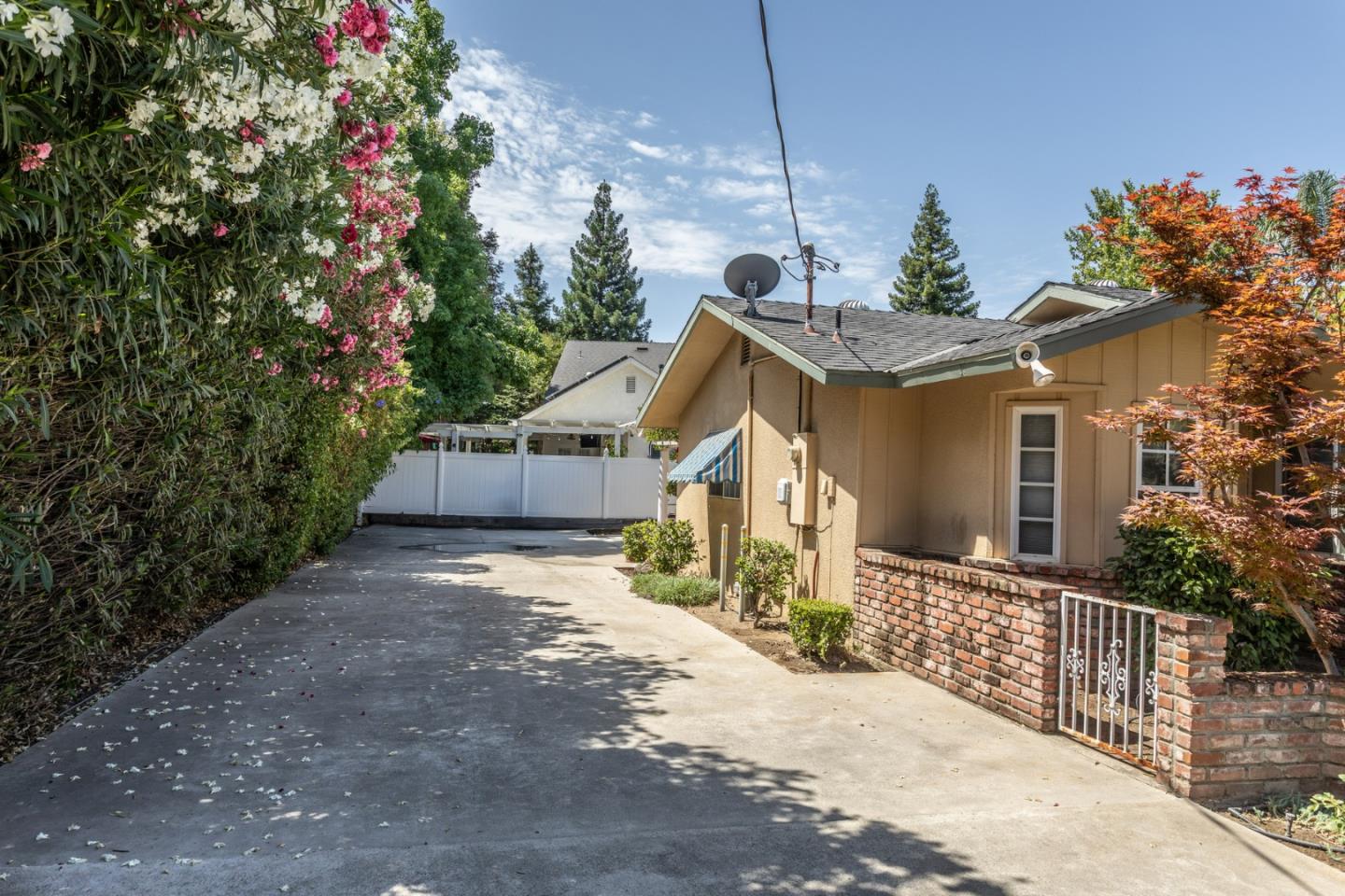 Detail Gallery Image 41 of 77 For 450 W Alluvial Ave, Clovis,  CA 93611 - 4 Beds | 2 Baths