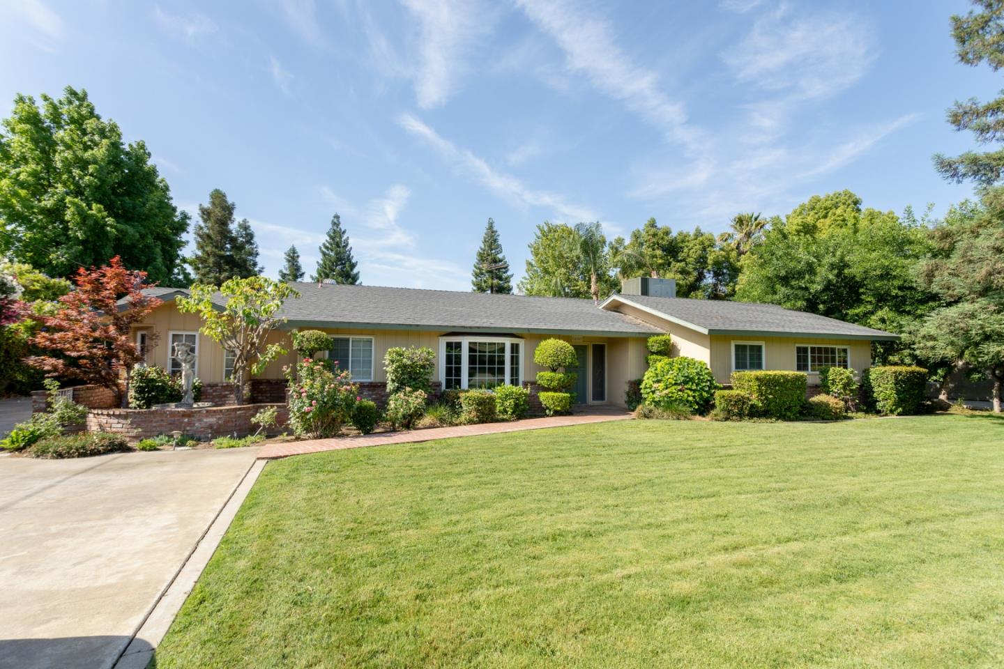 Detail Gallery Image 5 of 77 For 450 W Alluvial Ave, Clovis,  CA 93611 - 4 Beds | 2 Baths