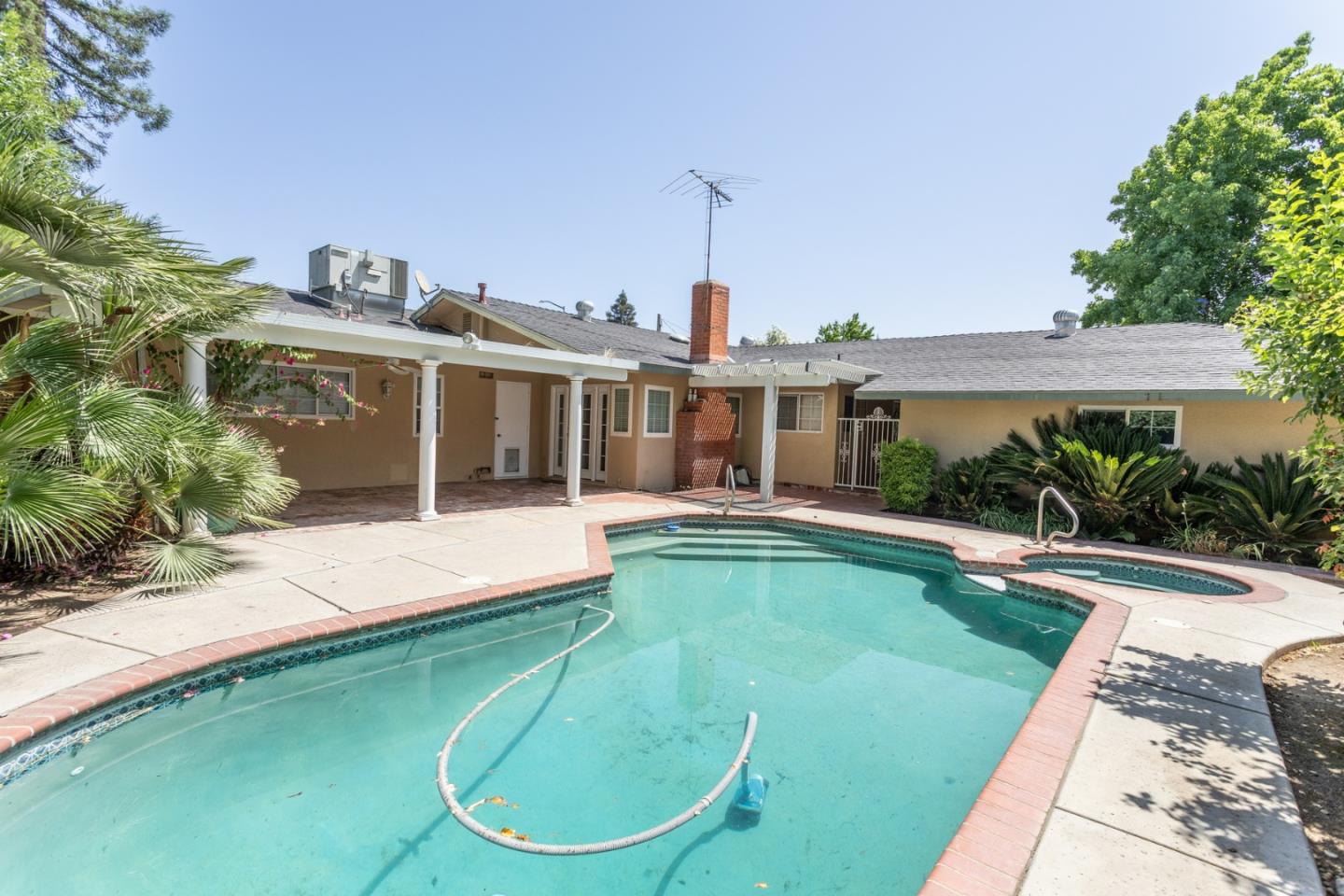Detail Gallery Image 52 of 77 For 450 W Alluvial Ave, Clovis,  CA 93611 - 4 Beds | 2 Baths