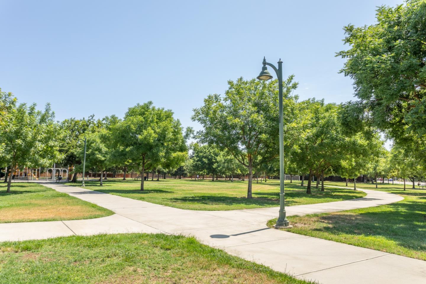 Detail Gallery Image 57 of 77 For 450 W Alluvial Ave, Clovis,  CA 93611 - 4 Beds | 2 Baths
