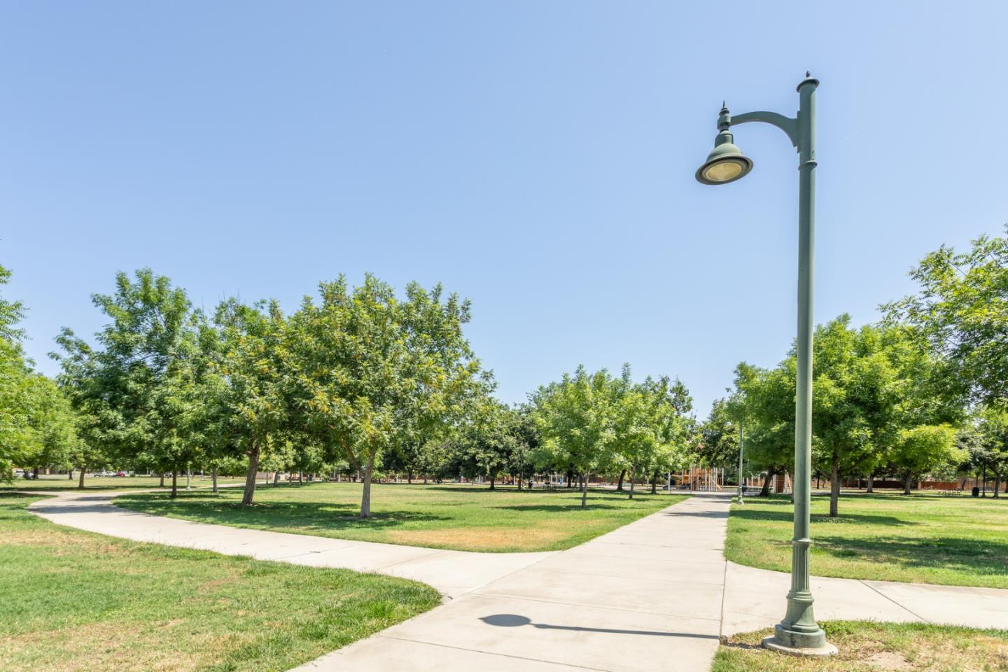 Detail Gallery Image 58 of 77 For 450 W Alluvial Ave, Clovis,  CA 93611 - 4 Beds | 2 Baths