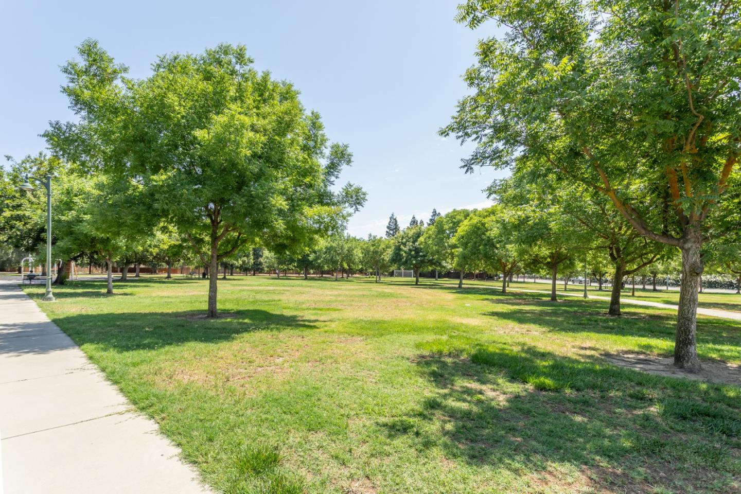 Detail Gallery Image 59 of 77 For 450 W Alluvial Ave, Clovis,  CA 93611 - 4 Beds | 2 Baths