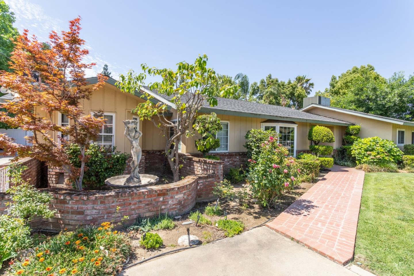 Detail Gallery Image 6 of 77 For 450 W Alluvial Ave, Clovis,  CA 93611 - 4 Beds | 2 Baths