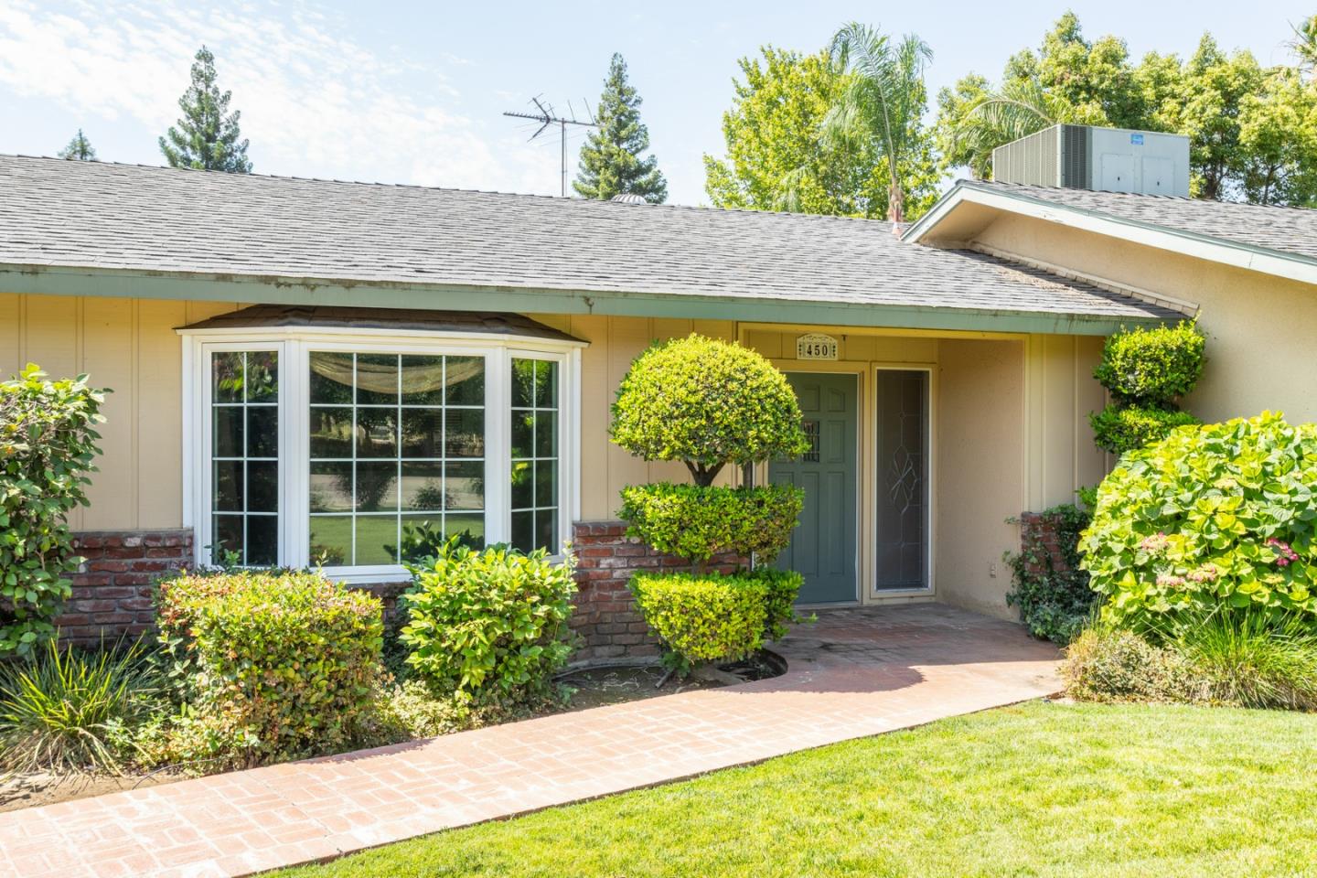 Detail Gallery Image 7 of 77 For 450 W Alluvial Ave, Clovis,  CA 93611 - 4 Beds | 2 Baths
