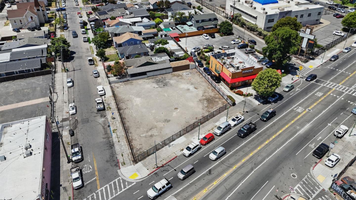Detail Gallery Image 10 of 19 For 7134 International Blvd, Oakland,  CA 94621 - – Beds | – Baths