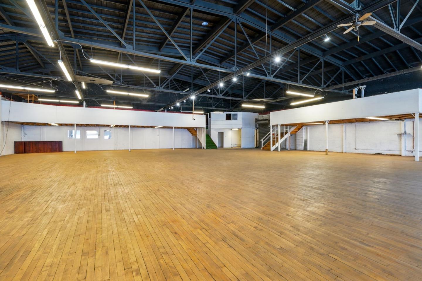 Detail Gallery Image 3 of 19 For 7134 International Blvd, Oakland,  CA 94621 - – Beds | – Baths